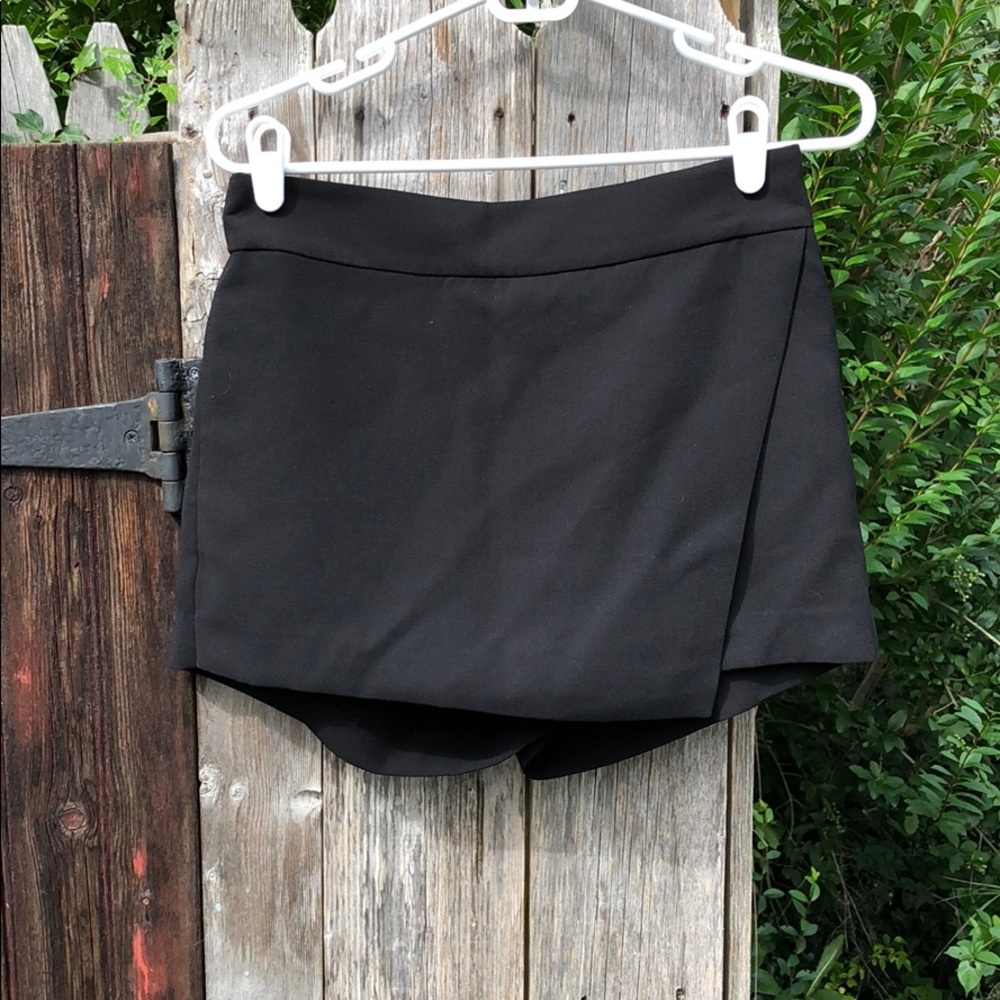 Black skort jcrew !